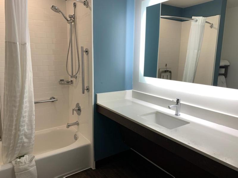 Candlewood By Ihg Hotel