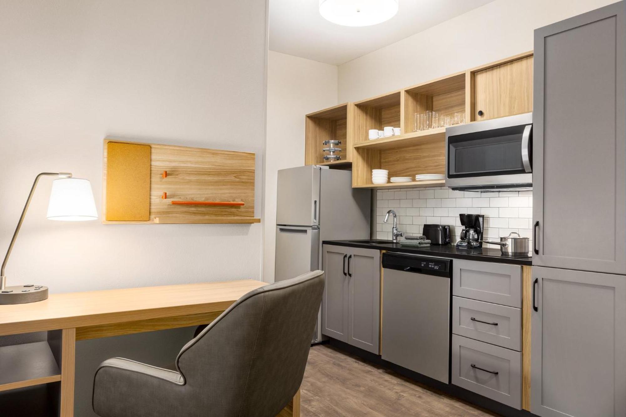 Candlewood By Ihg Pecos